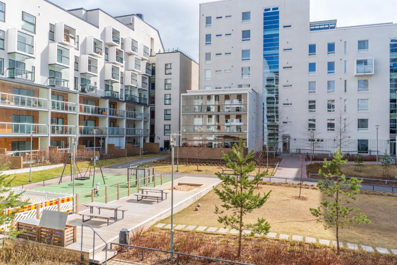 Iso Aurinkoinen Parveke Ja Hyvaet Yhteydet Apartment Helsinki Exterior photo