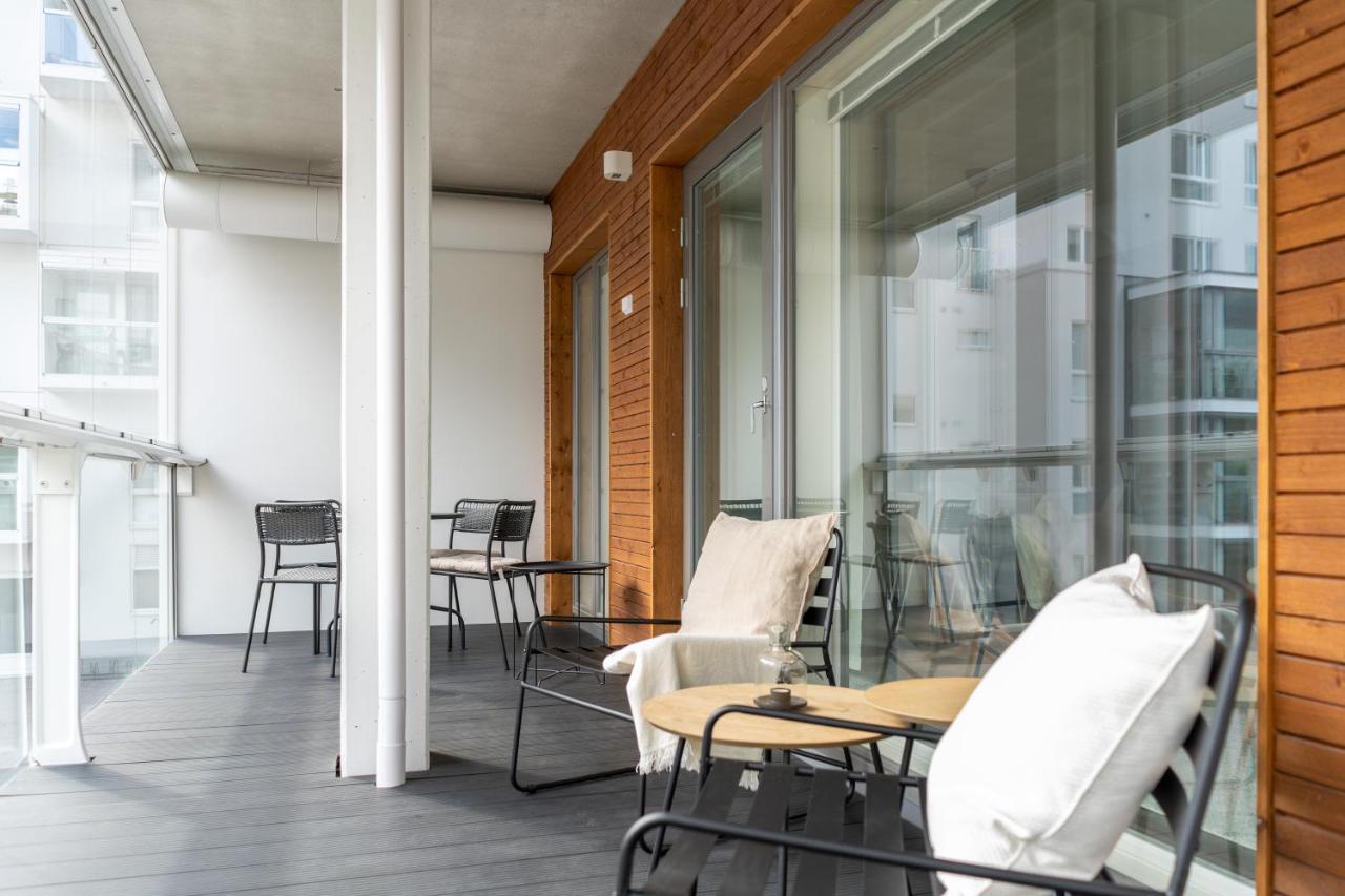 Iso Aurinkoinen Parveke Ja Hyvaet Yhteydet Apartment Helsinki Exterior photo