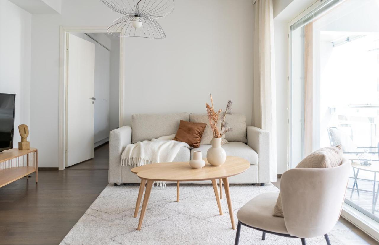 Iso Aurinkoinen Parveke Ja Hyvaet Yhteydet Apartment Helsinki Exterior photo